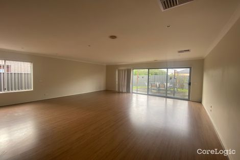 Property photo of 4 Mullein Bend Cranbourne North VIC 3977