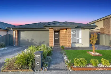 Property photo of 104 Elevation Boulevard Craigieburn VIC 3064