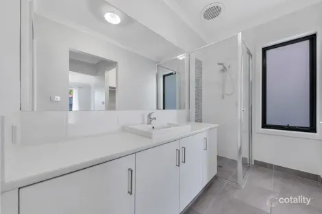 Property photo of 104 Elevation Boulevard Craigieburn VIC 3064