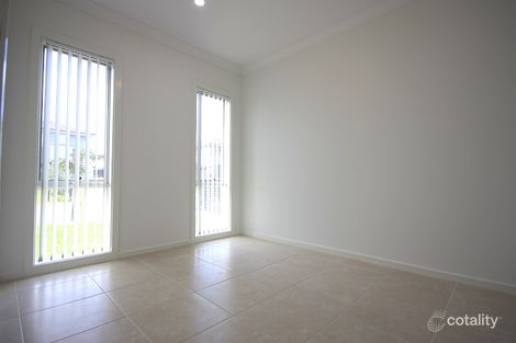 Property photo of 15 Bushpea Avenue Denham Court NSW 2565