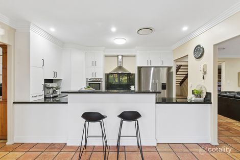 Property photo of 18 Oldfield Place Brookfield QLD 4069