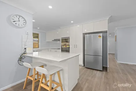 Property photo of 105 Equestrian Drive Yamanto QLD 4305