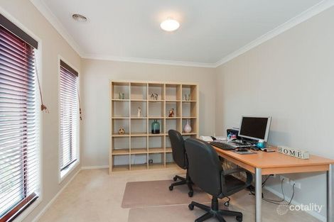 Property photo of 33 Vista Way South Morang VIC 3752