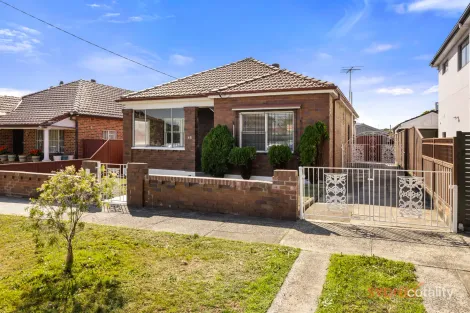 45 Westcott St, Eastlakes, NSW 2018