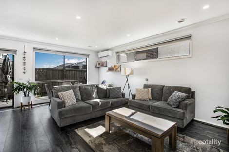 Property photo of 17 Swallowtail Avenue Clyde North VIC 3978