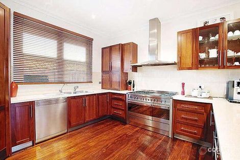 Property photo of 2 Collegian Avenue Strathmore VIC 3041