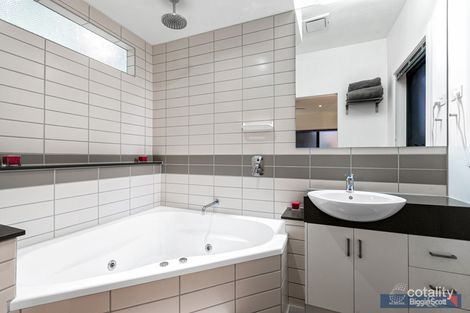 Property photo of 5 Williamstown Road Seddon VIC 3011