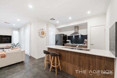 Property photo of 13 Cedarleaf Entrance Treeby WA 6164