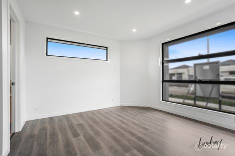 Property photo of 15 Syrah Parade Wollert VIC 3750