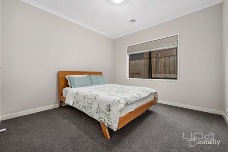 Property photo of 75 Waterbird Circuit Weir Views VIC 3338