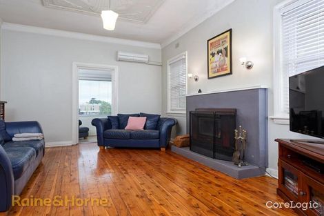 Property photo of 50 Garland Street Turvey Park NSW 2650