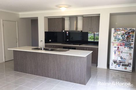 Property photo of 15 Cockatiel Circuit Craigieburn VIC 3064