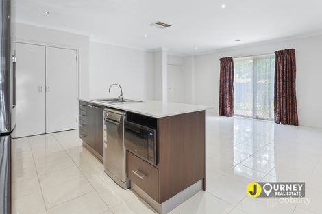 Property photo of 10 Datura Avenue Cranbourne North VIC 3977