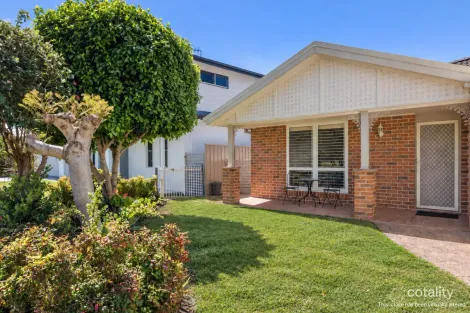 1/137 ROCKY POINT RD, FINGAL BAY, NSW 2315