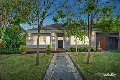 Property photo of 32 Cash Grove Mount Waverley VIC 3149