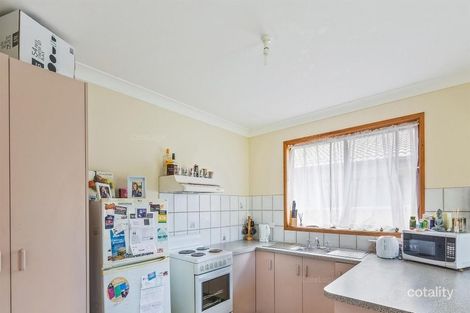 Property photo of 3 Campbell Parade Mannering Park NSW 2259