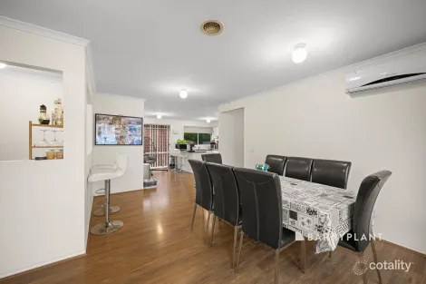 Property photo of 17 Pownceby Court Pakenham VIC 3810