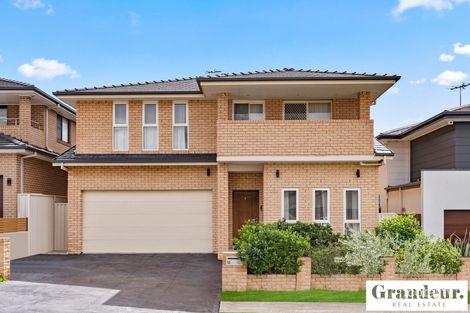 10 Pentland St, Middleton Grange, NSW 2171