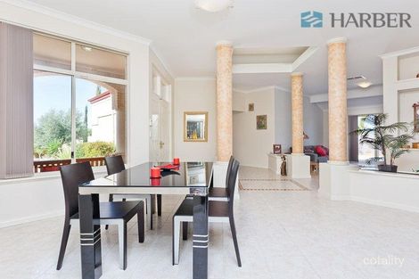 Property photo of 23 Whitecliffe Square Iluka WA 6028