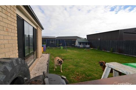 Property photo of 40 Bailey Boulevard Koo Wee Rup VIC 3981