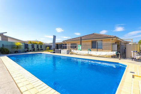 Property photo of 3 Eagle Close Old Bar NSW 2430