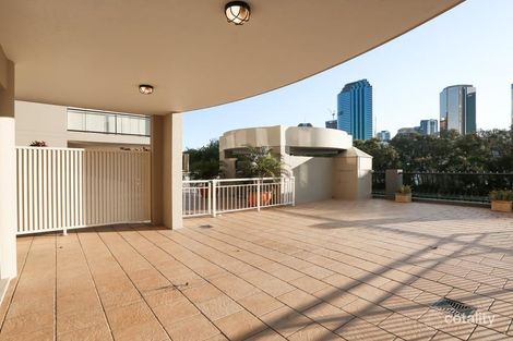 Property photo of 407/36 Macdonald Street Kangaroo Point QLD 4169