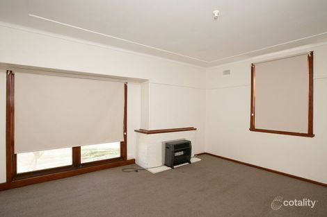 Property photo of 9 Scherger Place Mount Austin NSW 2650