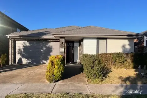 Property photo of 12 Middle Way Mickleham VIC 3064