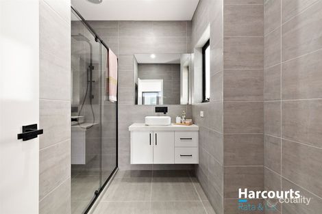Property photo of 2/18 Boldrewood Parade Reservoir VIC 3073