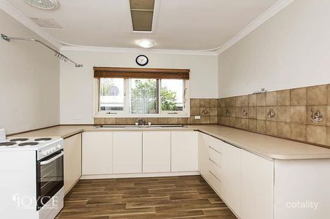 Property photo of 32 Lester Drive Thornlie WA 6108