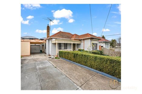 18 William St, Glenroy, VIC 3046