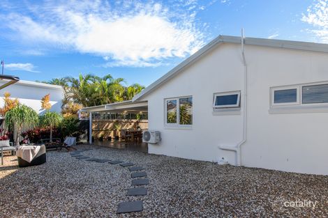 Property photo of 16 Robin Avenue Paradise Point QLD 4216