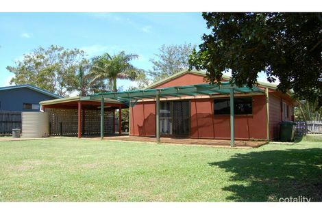 52 Wave St, Burnett Heads, QLD 4670