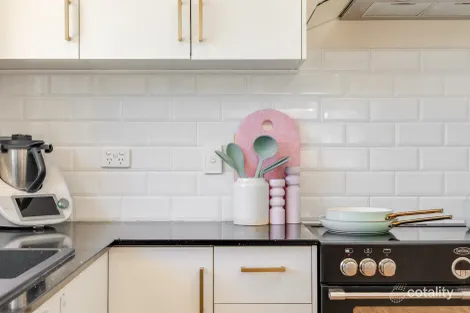 Property photo of 19 Flinders Street Centenary Heights QLD 4350