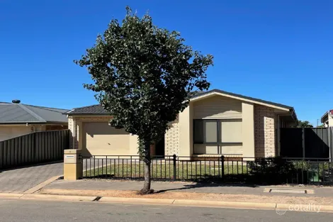 8 Lomond St, Andrews Farm, SA 5114