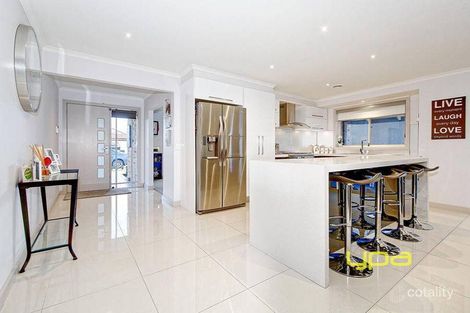 Property photo of 25 Santolin Drive Hillside VIC 3037
