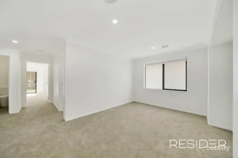 Property photo of 11 Onslow Way Mernda VIC 3754