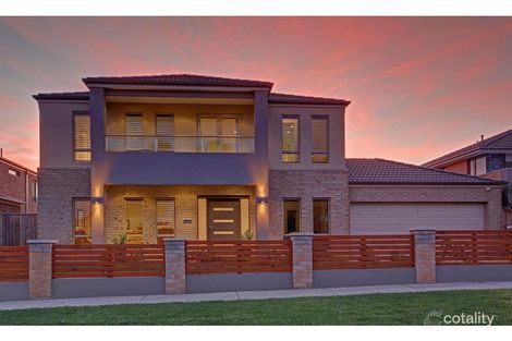 Property photo of 32 Lakeside Drive Berwick VIC 3806