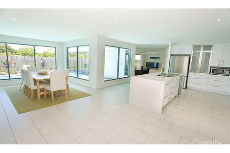 Property photo of 34 Robertson Drive Burnside QLD 4560