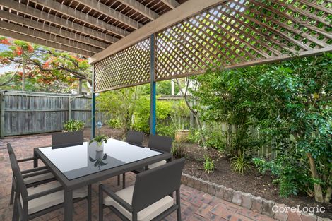 Property photo of 1/126 Clarence Road Indooroopilly QLD 4068