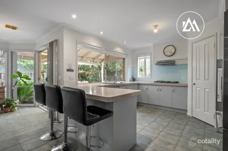 Property photo of 3 Marlo Place Frankston VIC 3199