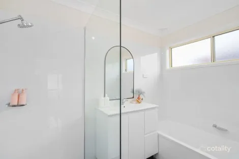 Property photo of 10 Cheviot Close Elermore Vale NSW 2287