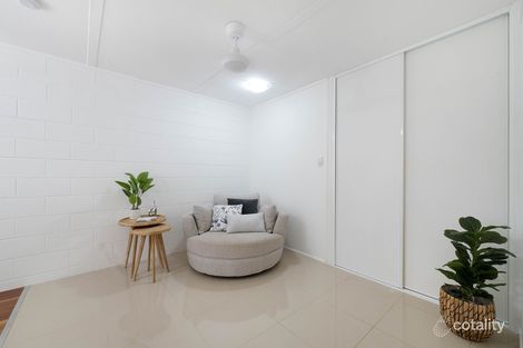 Property photo of 8/22 Pacific Drive Blacks Beach QLD 4740