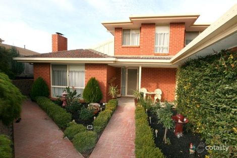 Property photo of 5 Fairbairn Grove Sunbury VIC 3429