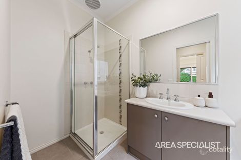 Property photo of 18 Shae Crescent Drouin VIC 3818