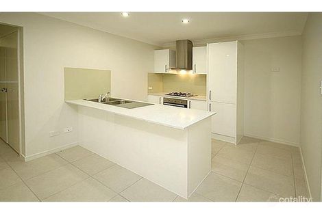 2/11 Zanow St, Caboolture, QLD 4510