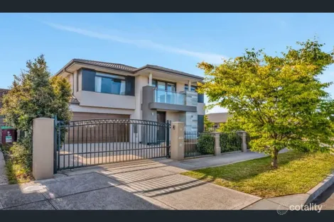 18 Bonnington Bvd, Clyde North, VIC 3978