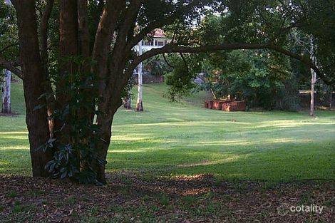 16 Sixth Ave, St Lucia, QLD 4067