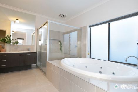 Property photo of 5 Ickworth Crescent Derrimut VIC 3026