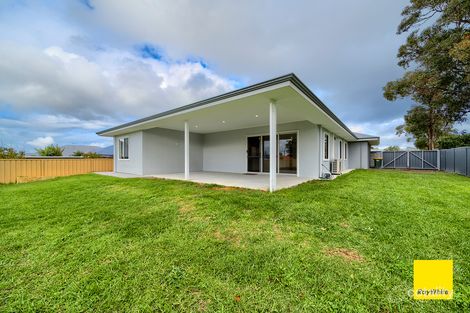 32 Hayward Crst, Yakamia, WA 6330